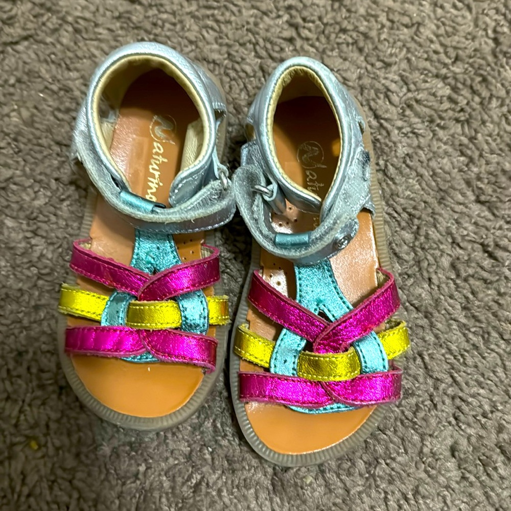 Naturino 
Size 23